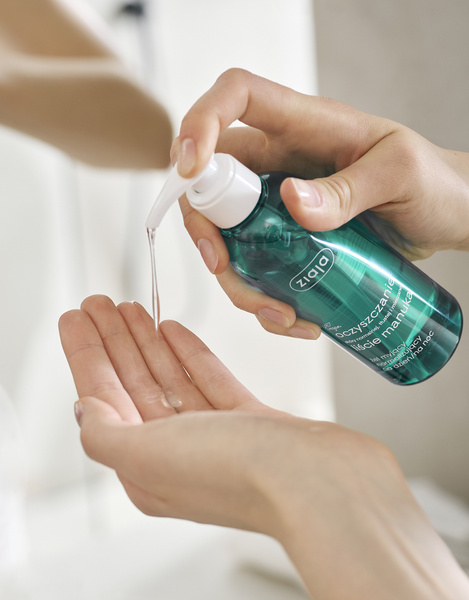 Ziaja Manuka Tree Normalizing Cleansing Gel for Combination and Oily Skin Day and Night Vegan  200ml