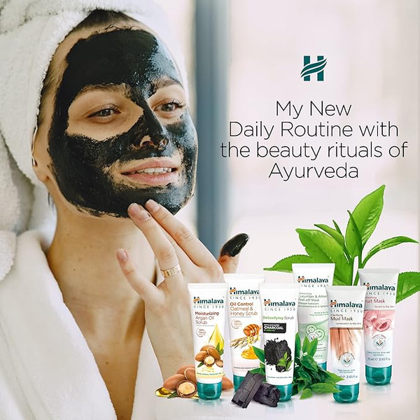 Himalaya Scrub with Activated Charcoal & Green Tea Detoksykacyjny Peeling Węglowy dla Skóry Normalnej i Tłustej 75ml